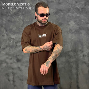 Camiseta Oversized Essência Marrom REF. VFK179