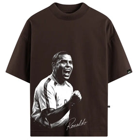 Camiseta Oversized VFK O Fenômeno Marrom